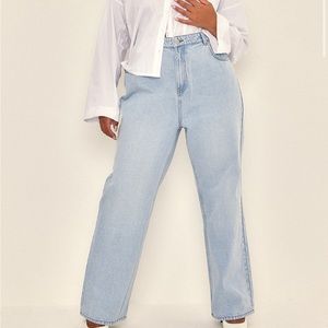 Plus size light blue wash high rise straight leg jeans (Pretty Little Thing)